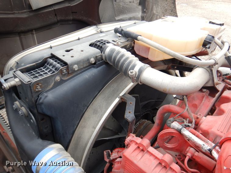 image for item DN2635 2013 Kenworth T800  semi truck