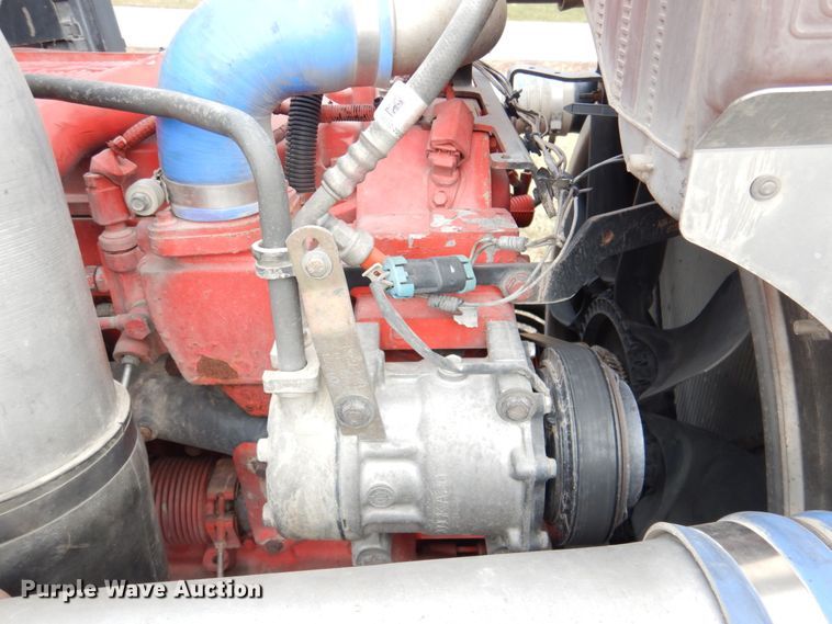 image for item DN2635 2013 Kenworth T800  semi truck