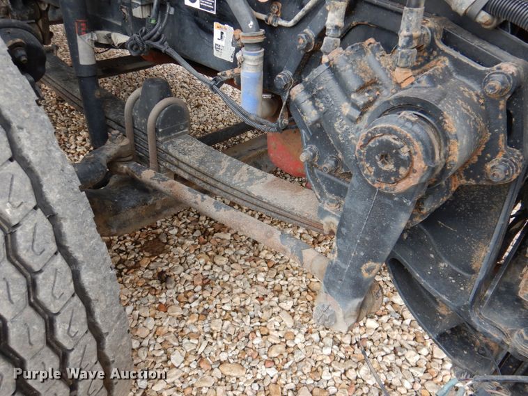 image for item DN2635 2013 Kenworth T800  semi truck