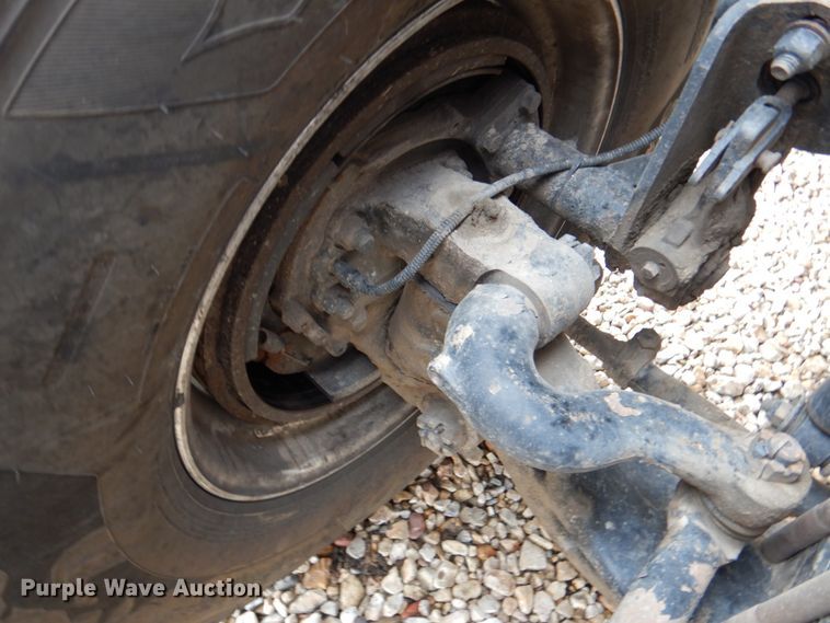 image for item DN2635 2013 Kenworth T800  semi truck