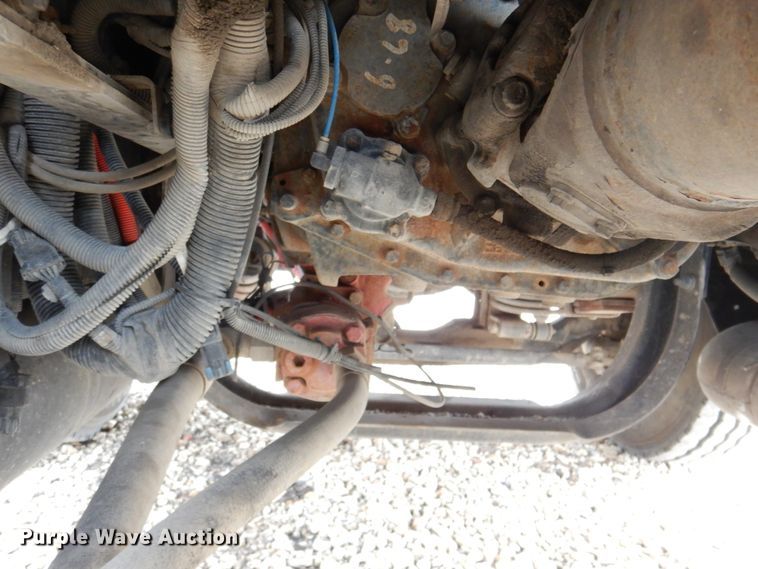 image for item DN2635 2013 Kenworth T800  semi truck