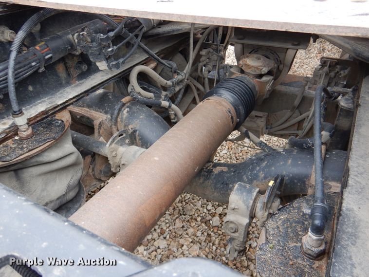 image for item DN2635 2013 Kenworth T800  semi truck