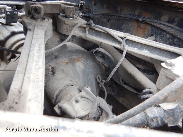 image for item DN2635 2013 Kenworth T800  semi truck