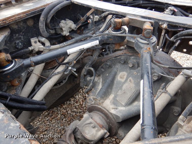 image for item DN2635 2013 Kenworth T800  semi truck