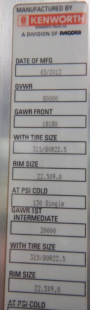 image for item DN2635 2013 Kenworth T800  semi truck