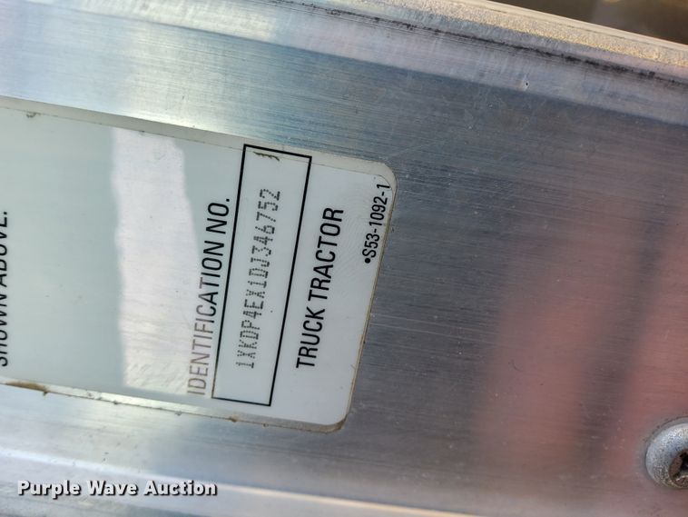 image for item DN2635 2013 Kenworth T800  semi truck