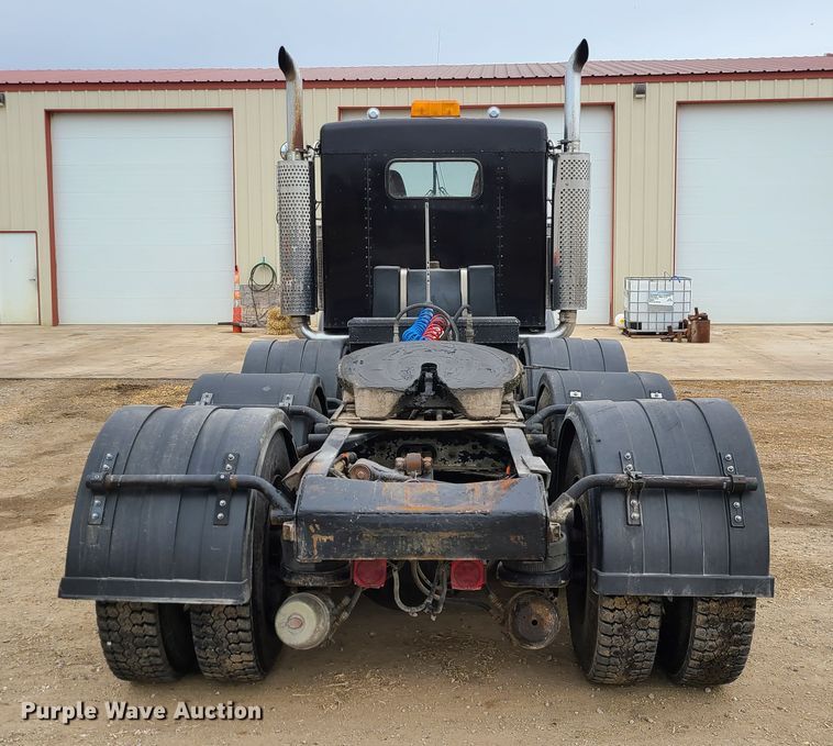 image for item GB9107 1993 Kenworth W900  semi truck