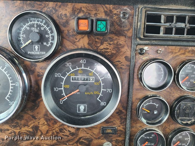 image for item GB9107 1993 Kenworth W900  semi truck