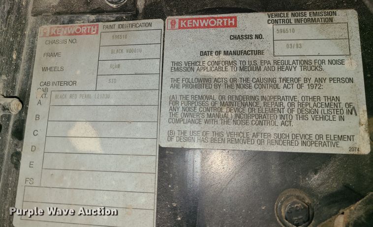 image for item GB9107 1993 Kenworth W900  semi truck