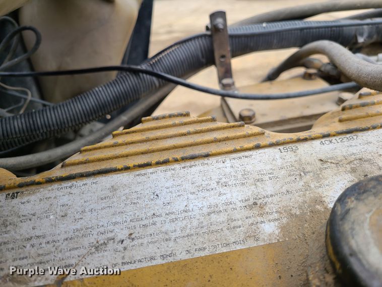 image for item GB9107 1993 Kenworth W900  semi truck