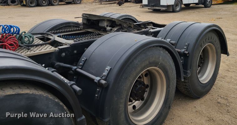 image for item GB9107 1993 Kenworth W900  semi truck