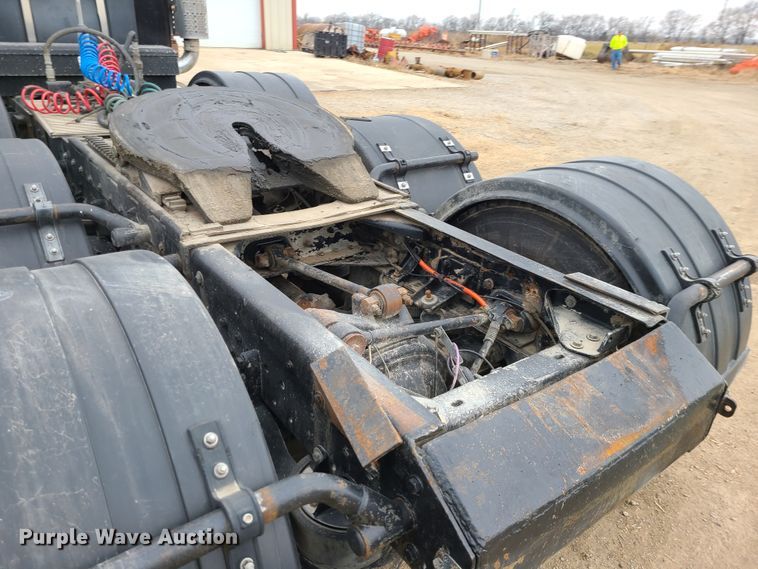 image for item GB9107 1993 Kenworth W900  semi truck