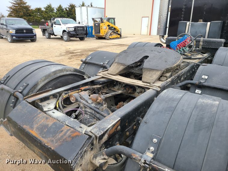 image for item GB9107 1993 Kenworth W900  semi truck