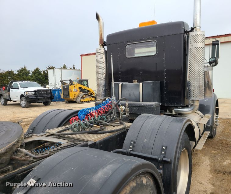 image for item GB9107 1993 Kenworth W900  semi truck