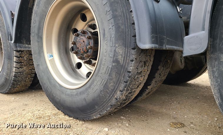 image for item GB9107 1993 Kenworth W900  semi truck