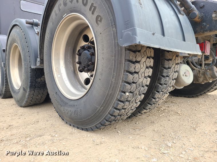 image for item GB9107 1993 Kenworth W900  semi truck