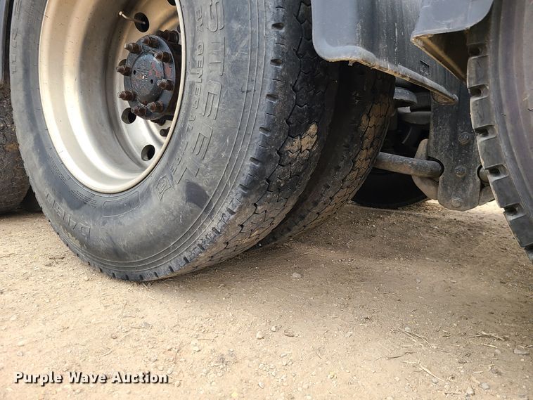 image for item GB9107 1993 Kenworth W900  semi truck