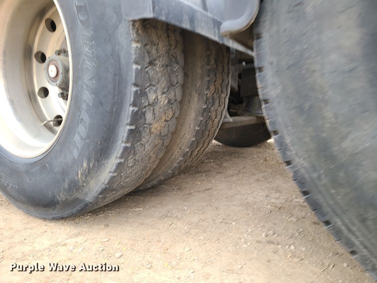 image for item GB9107 1993 Kenworth W900  semi truck