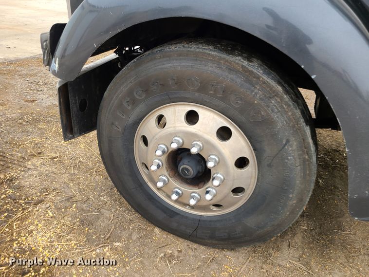 image for item GB9107 1993 Kenworth W900  semi truck