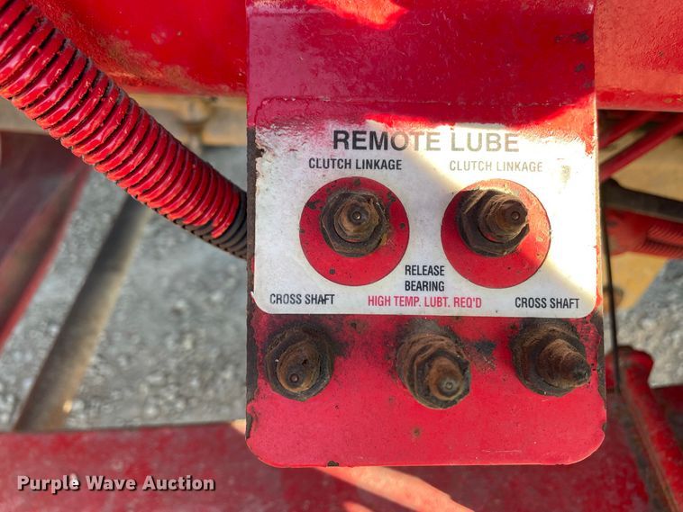 image for item IF9269 2011 Peterbilt 388  semi truck