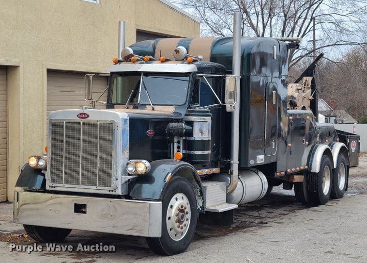 image for item IF9278 1974 Peterbilt 359ST  tow truck