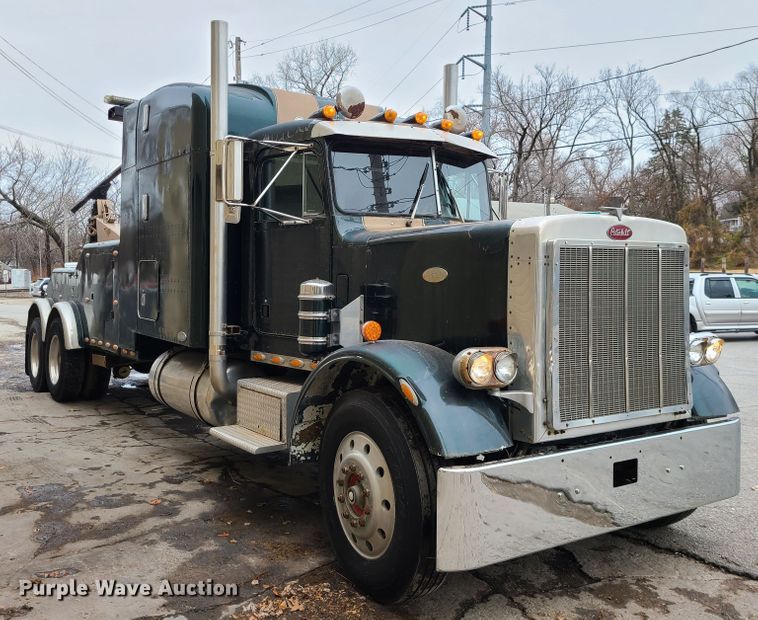 image for item IF9278 1974 Peterbilt 359ST  tow truck