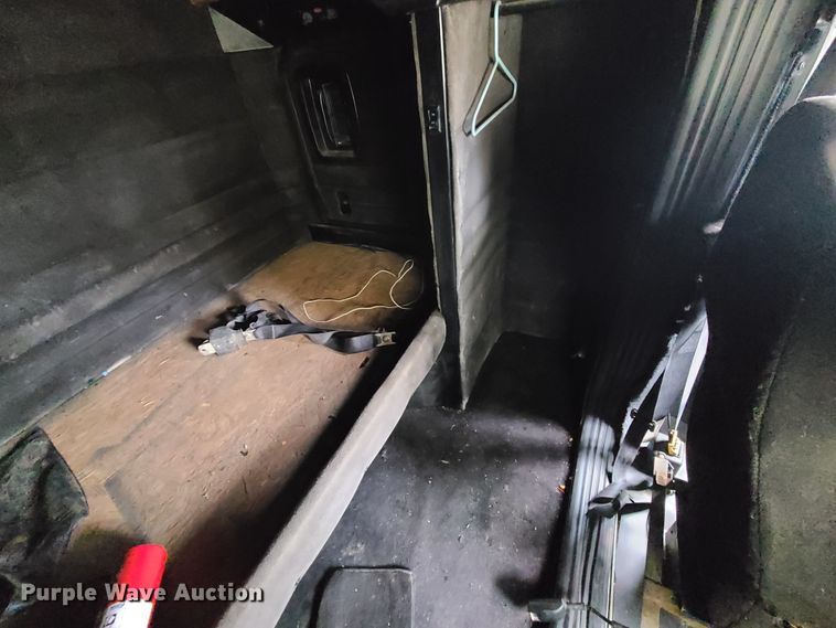 image for item IF9278 1974 Peterbilt 359ST  tow truck