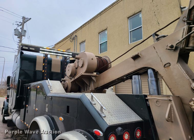 image for item IF9278 1974 Peterbilt 359ST  tow truck