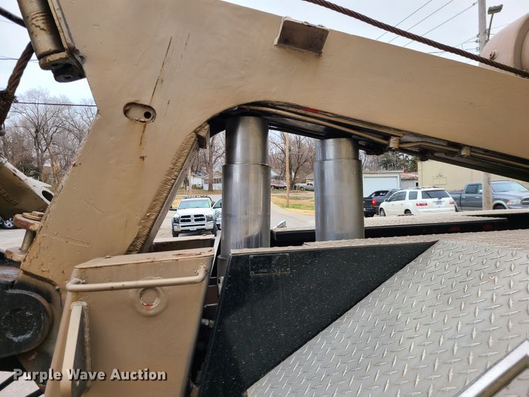 image for item IF9278 1974 Peterbilt 359ST  tow truck