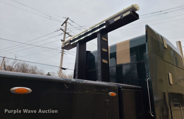 image for item IF9278 1974 Peterbilt 359ST  tow truck