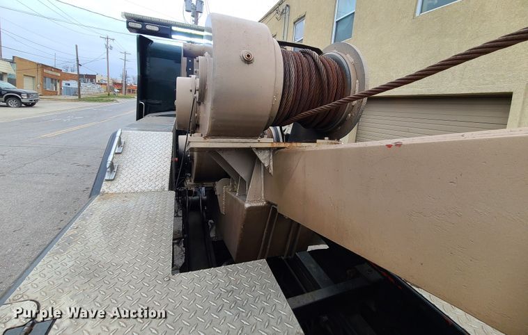 image for item IF9278 1974 Peterbilt 359ST  tow truck