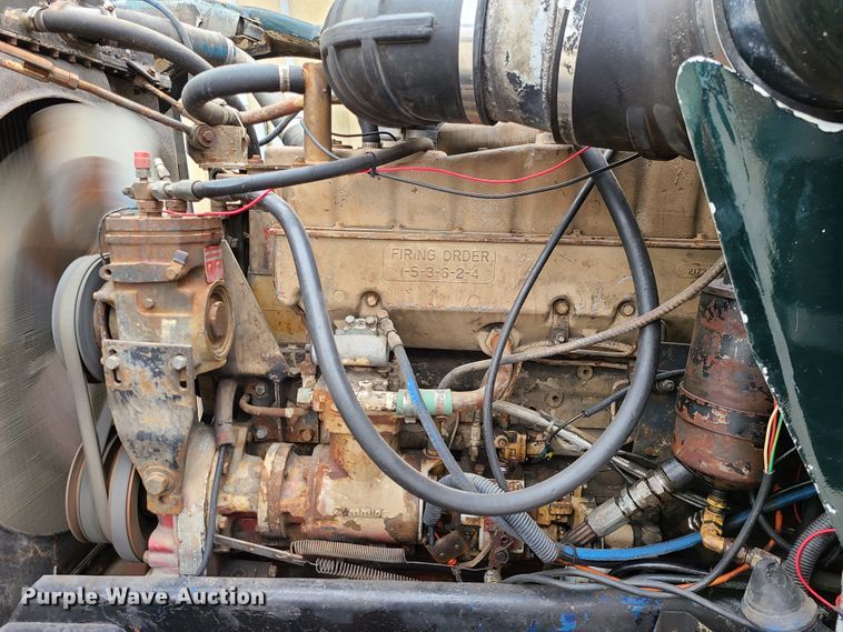 image for item IF9278 1974 Peterbilt 359ST  tow truck