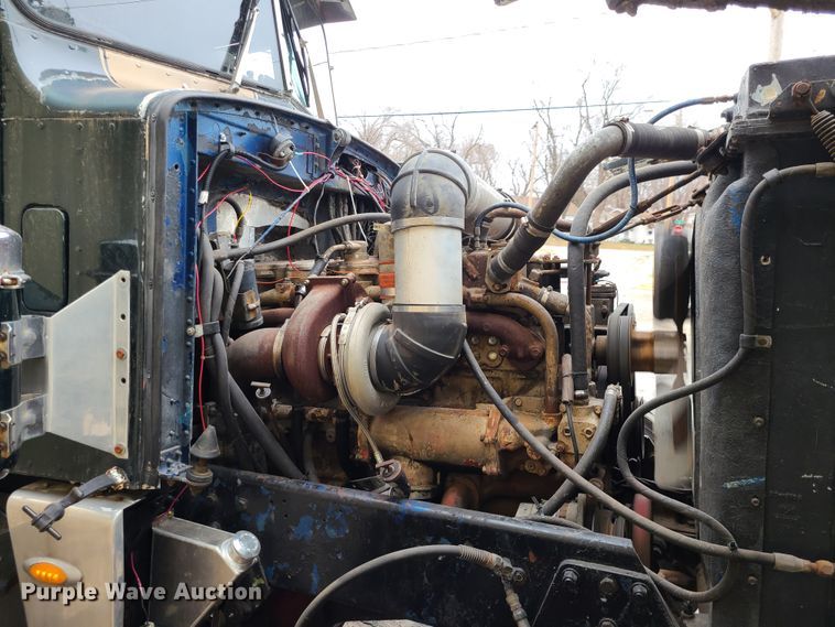 image for item IF9278 1974 Peterbilt 359ST  tow truck