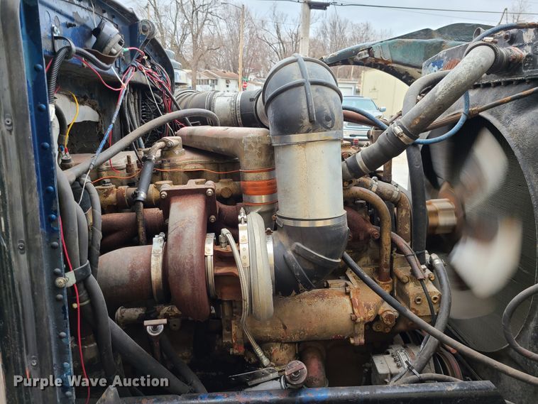 image for item IF9278 1974 Peterbilt 359ST  tow truck