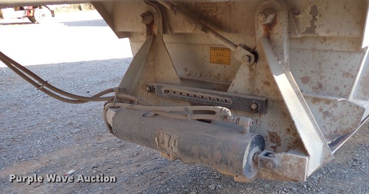 image for item IS9256 2013 CTS BDT-40  bottom dump trailer