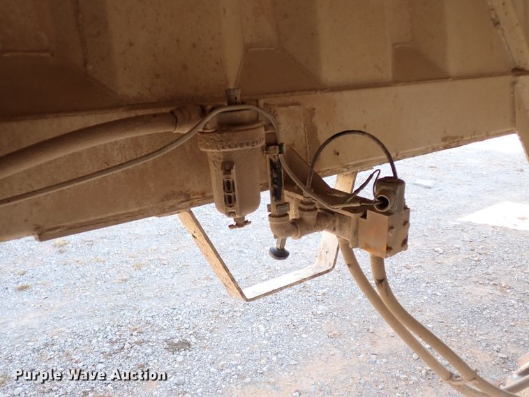 image for item IS9256 2013 CTS BDT-40  bottom dump trailer