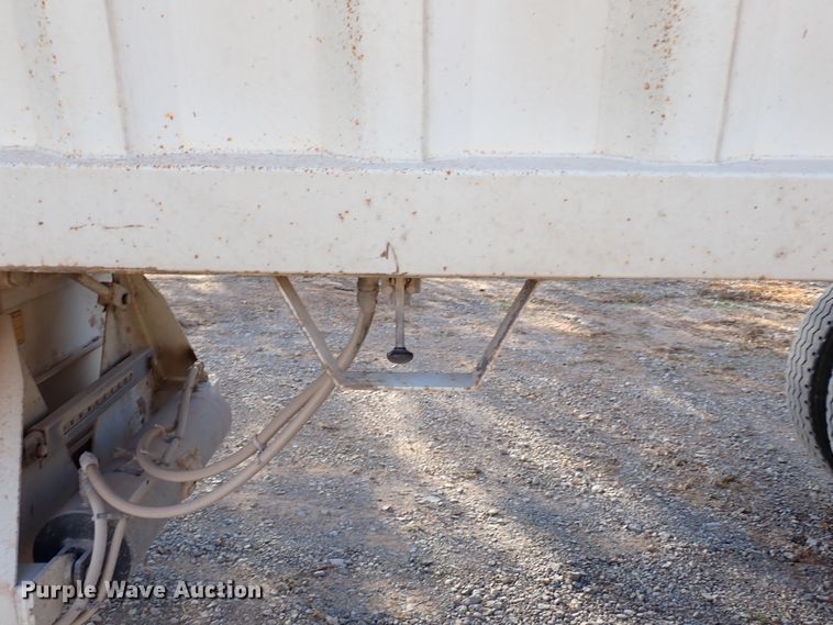 image for item IS9256 2013 CTS BDT-40  bottom dump trailer