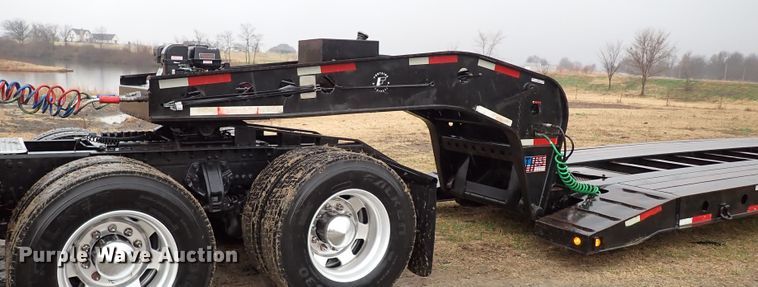 image for item IS9314 1996 Fontaine TA50NGB  lowboy equipment trailer