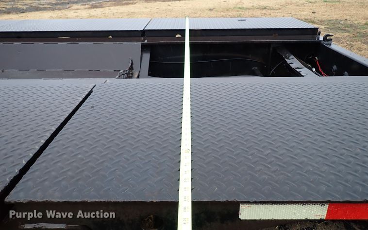 image for item IS9314 1996 Fontaine TA50NGB  lowboy equipment trailer