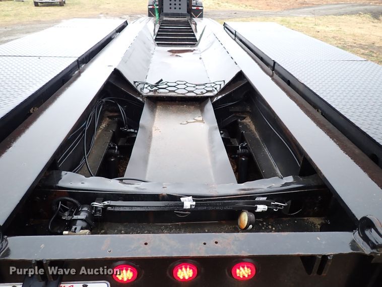 image for item IS9314 1996 Fontaine TA50NGB  lowboy equipment trailer