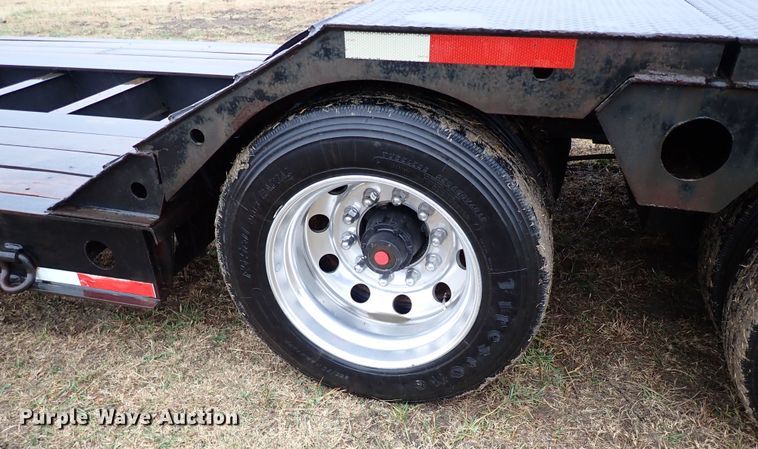 image for item IS9314 1996 Fontaine TA50NGB  lowboy equipment trailer