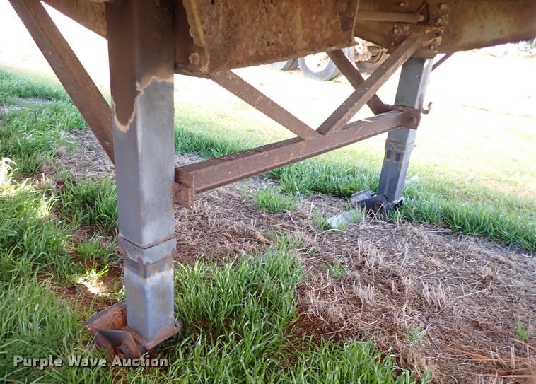 image for item IS9336 1996 Fruehauf FBHLP-91.5-NT2-53  dry van trailer