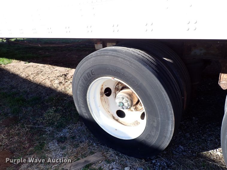 image for item IS9336 1996 Fruehauf FBHLP-91.5-NT2-53  dry van trailer