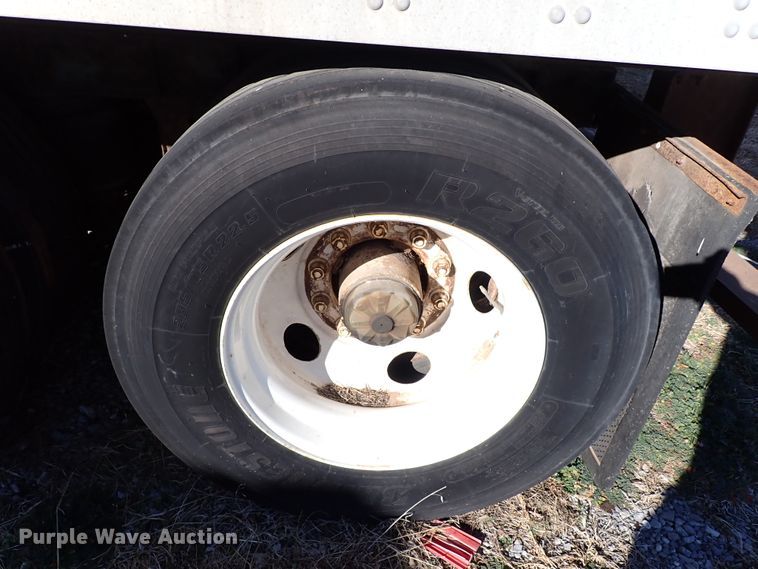 image for item IS9336 1996 Fruehauf FBHLP-91.5-NT2-53  dry van trailer