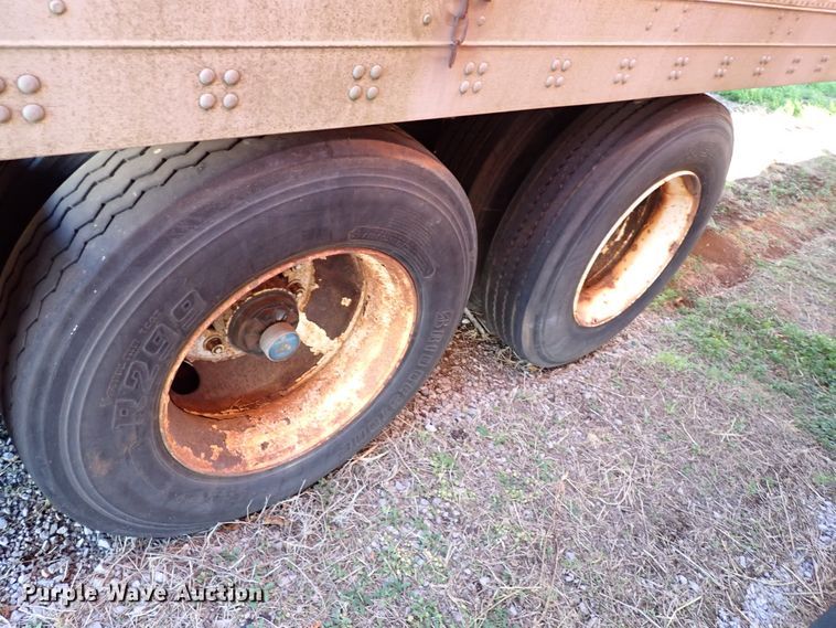 image for item IS9336 1996 Fruehauf FBHLP-91.5-NT2-53  dry van trailer