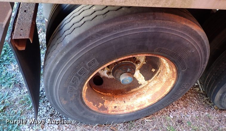 image for item IS9336 1996 Fruehauf FBHLP-91.5-NT2-53  dry van trailer