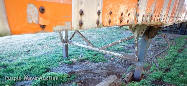 image for item IS9337 1990 Wabash National  dry van trailer