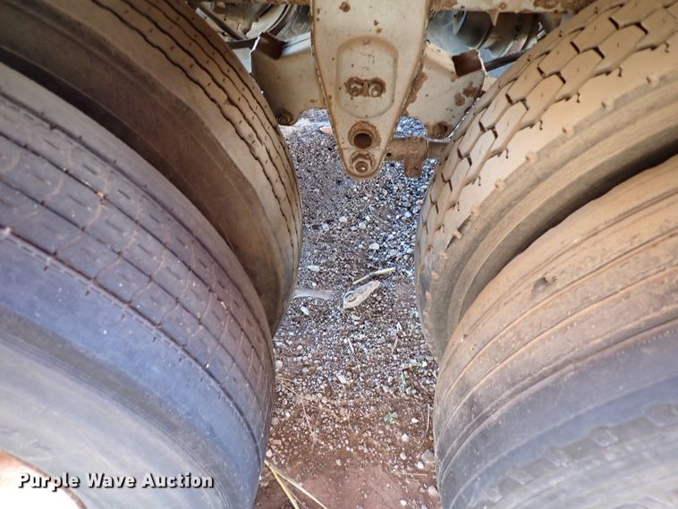 image for item IS9337 1990 Wabash National  dry van trailer