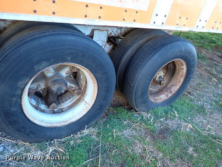 image for item IS9337 1990 Wabash National  dry van trailer