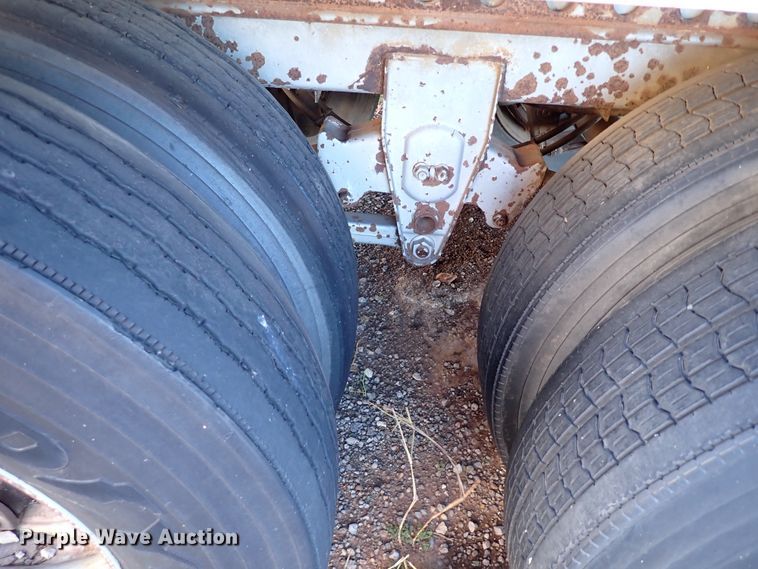 image for item IS9337 1990 Wabash National  dry van trailer